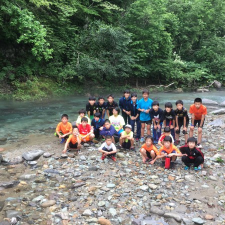 夏合宿　みんなで川遊び